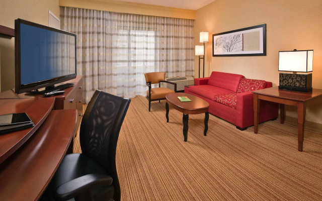 Courtyard by Marriott Mahwah