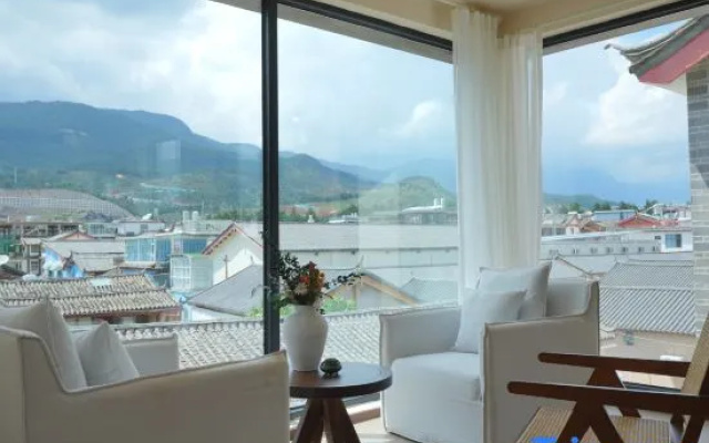 Yueshan Hillside Reverie | 270° Snow Mountain View | Smart Designer Vacation Apartment – Balcony – Lijiang