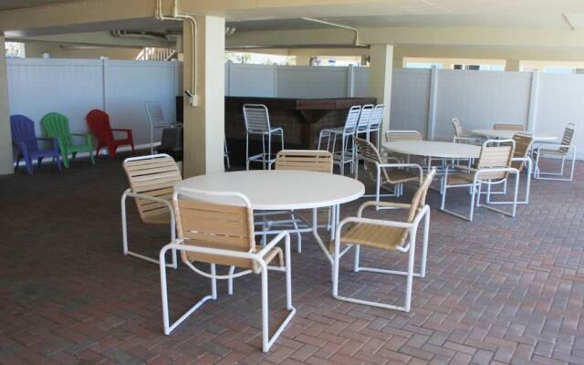 Club Bamboo South - Bradenton Beach