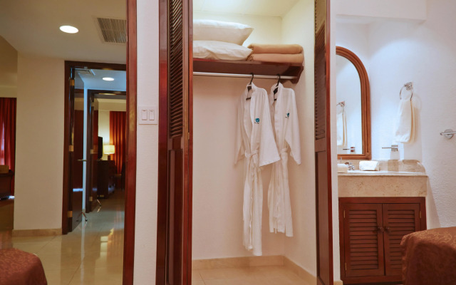 The Royal Cancun All Suites Resort
