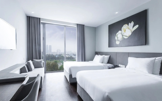 Everland Hotel