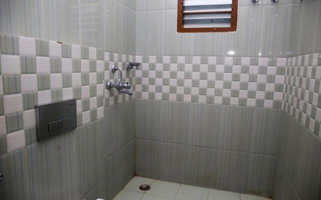 OYO 8647 Hotel Shanti