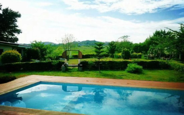 Les Collines Resort