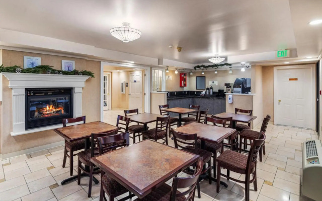 Inn at Lake Washington By OYO I-405