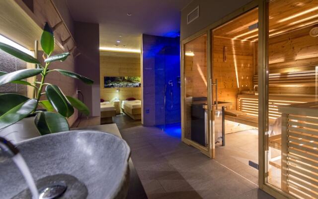 Martina Breakfast Lodge