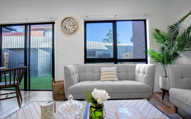 AUJOY 4 Bed Townhouse Burwood 2