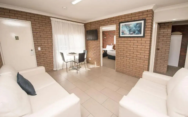 Jacaranda Motel & Holiday Units
