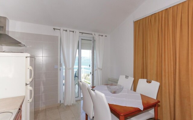 Amazing Home in Stanici With Wifi and 2 Bedrooms