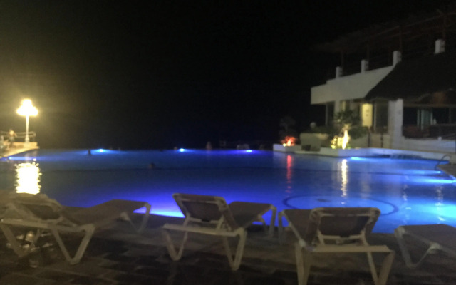 Sea View - Ocean Front Only