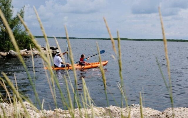 Tarpon Flats Inn and Marina