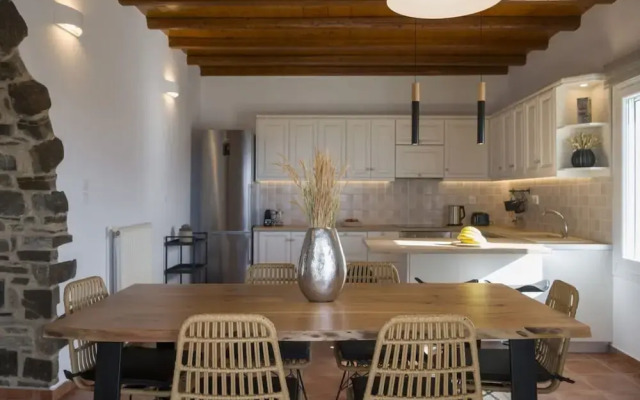 Myrsini Traditional Hillside Cottage