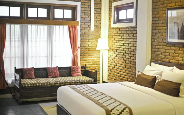 Paku Mas Hotel