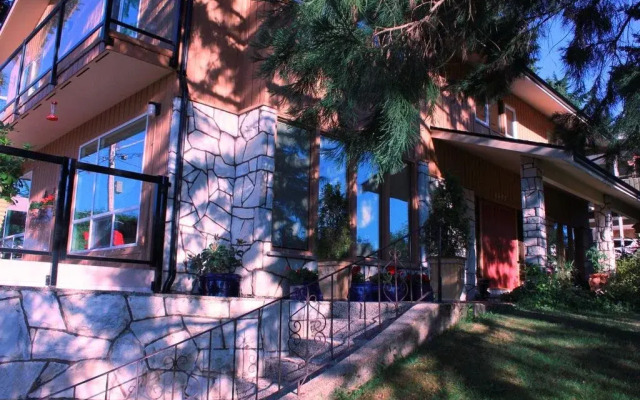 Sequoia House