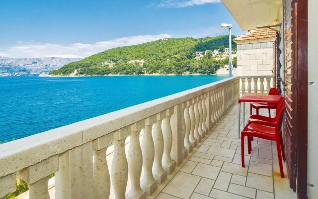 Beautiful Home in Pucisca With 3 Bedrooms and Wifi