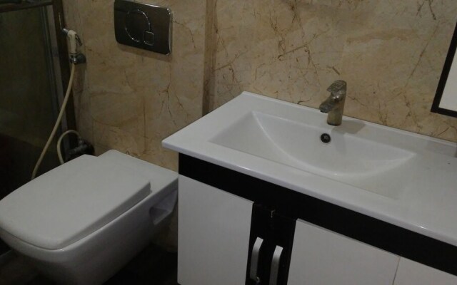 Royal Guest House & Service Apartment