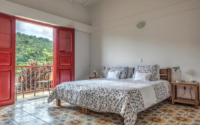 Hacienda Venecia Main House & Coffee Lodge