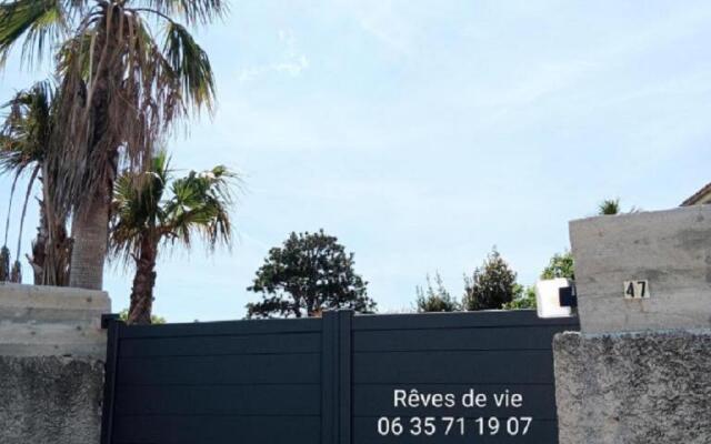 Rêves de vie Studio avec terrasse et parking privé