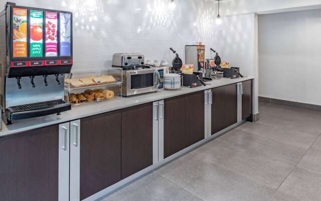 La Quinta Inn & Suites by Wyndham Houston Southwest