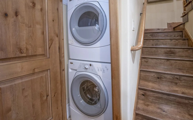 Vail Mountain View #402 4 Bedroom Condo