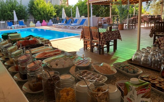 Ferah Hotel