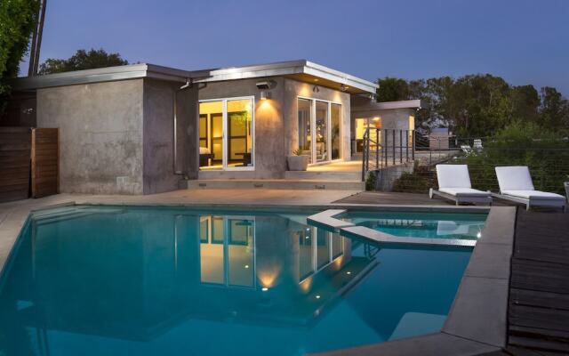 Villa High Views