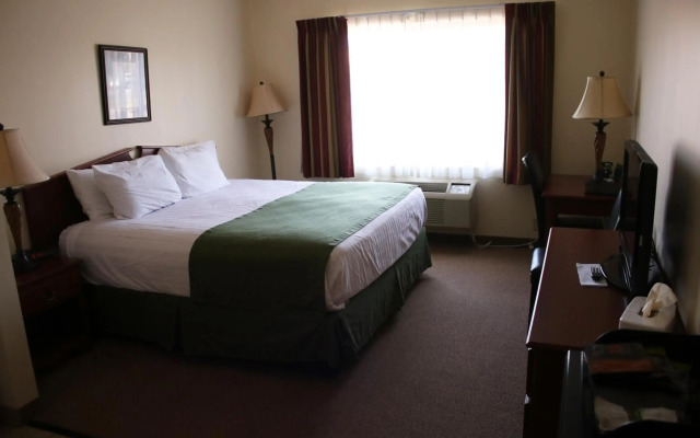Edgewood Hotel & Suites