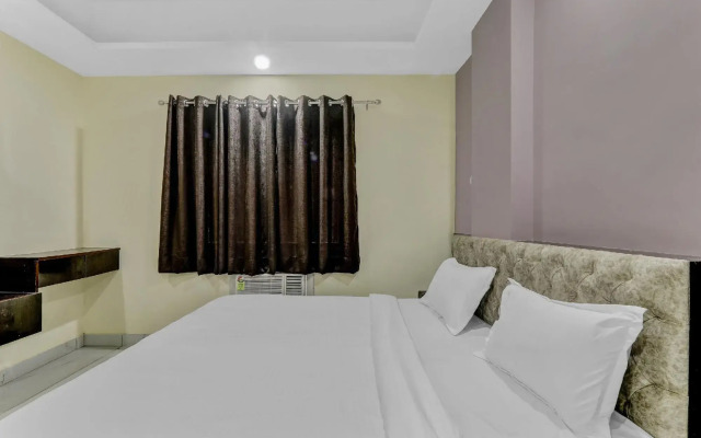Collection O 85387 Holidays Inn