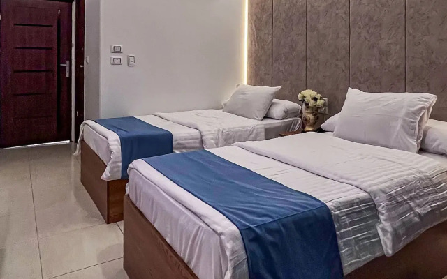 Panorama Pyramids Inn