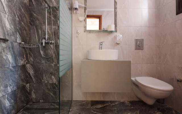 Canal d'Amour Makris Apartments