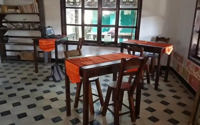 Mitos Hostal