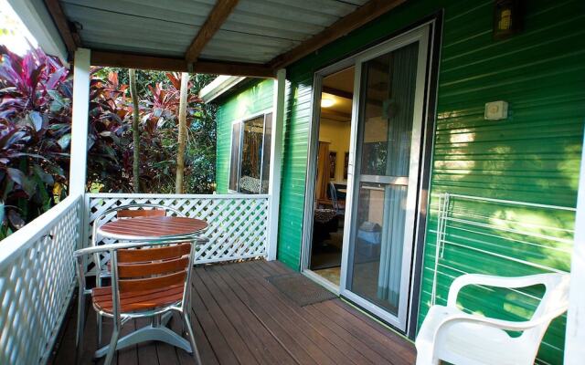 Lake Eacham Tourist Park & Self Contained Cabins