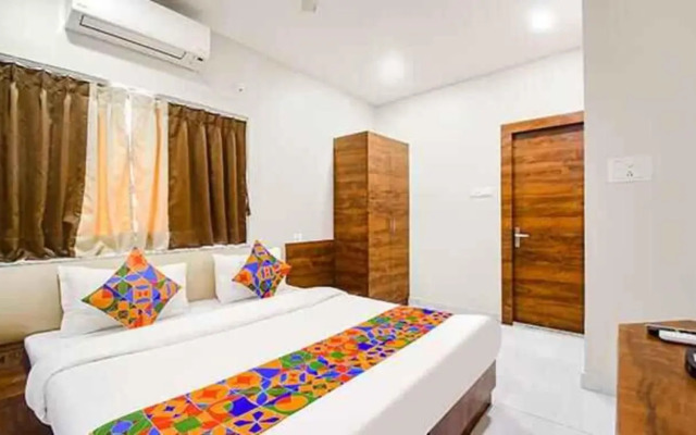 Fabhotel Dak Plaza