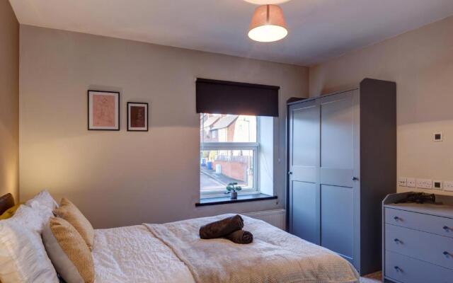Cosy 2 bed home CHESTERFIELD