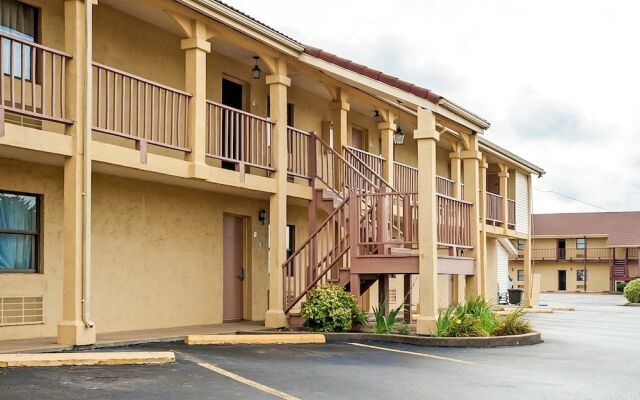 Rodeway Inn Lawrenceburg