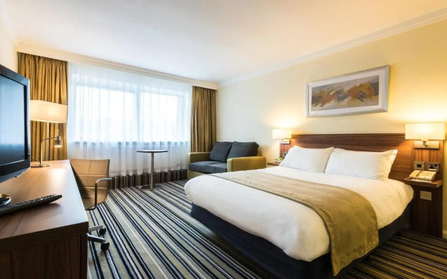 Holiday Inn Reading West by IHG