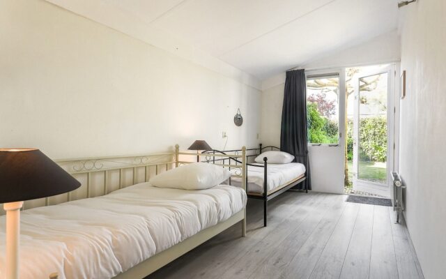 Lovely Family Villa With Garden in Kamperland