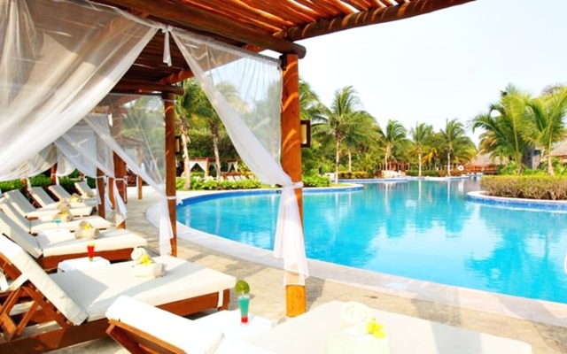 Valentin Imperial Riviera Maya – All Inclusive – Adults Only