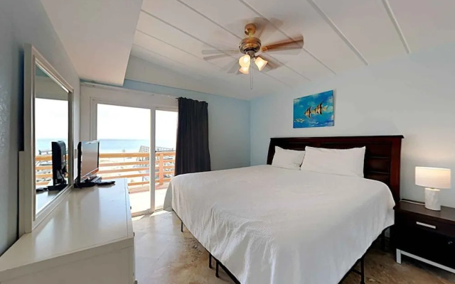 Coconut Beach House by SVR