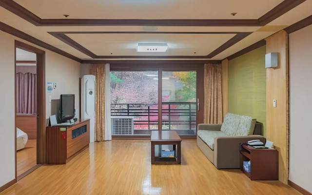 Osaek Greenyard Hotel