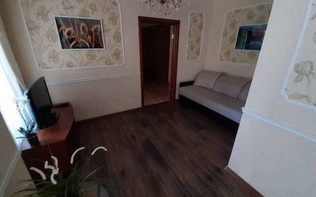 Apartments B. Sampsonievsky 4-6