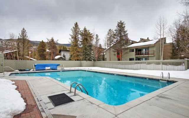 1100 Flying Dutchman 1 Bedroom Condo by RedAwning