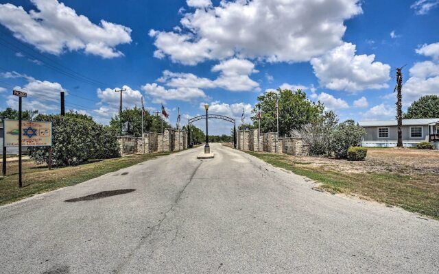 Luxury San Antonio Retreat: 110-acre Private Ranch