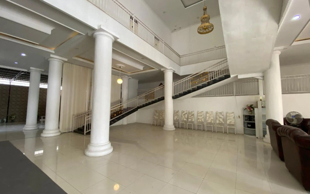 Capital O 1888 Griya RW Family Guest House