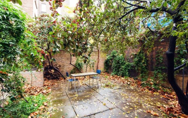 Lovely Flat in Literary London