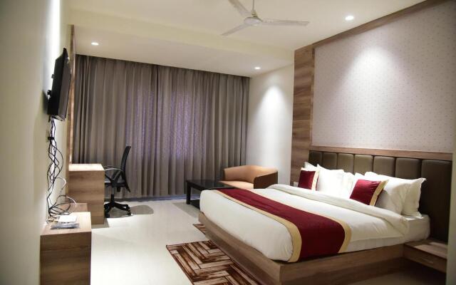 Hotel Crystal Grand