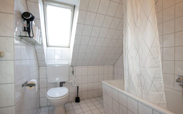 Old Town Large 3 Room Maisonette