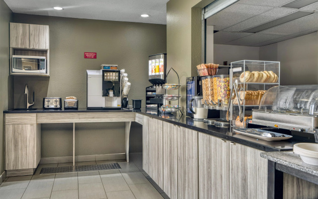 SureStay Plus Hotel by Best Western Lethbridge