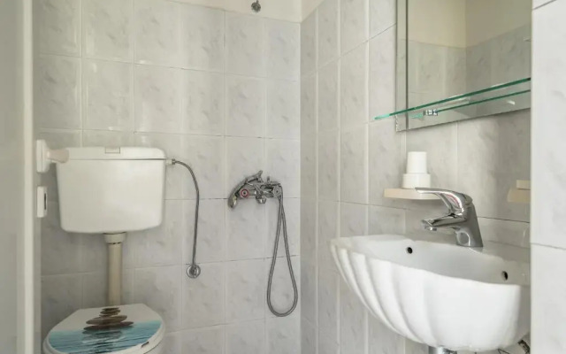 Angela partial sea view 5