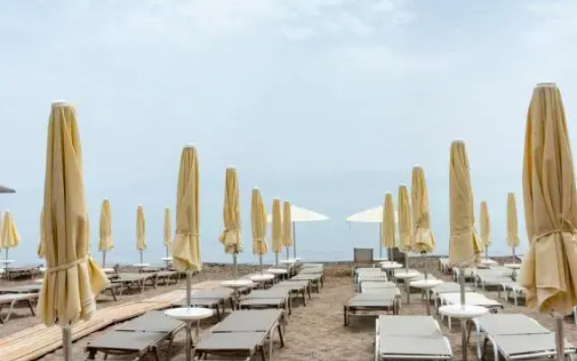 Omer Aybak Beach Hotel