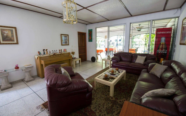Suites & Apartments San Benito Zona Rosa